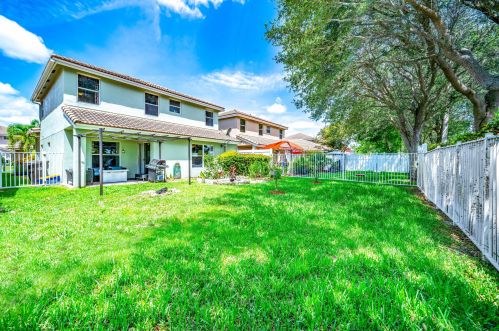 3269 Turtle Cv, West Palm Beach, FL 33411-6471