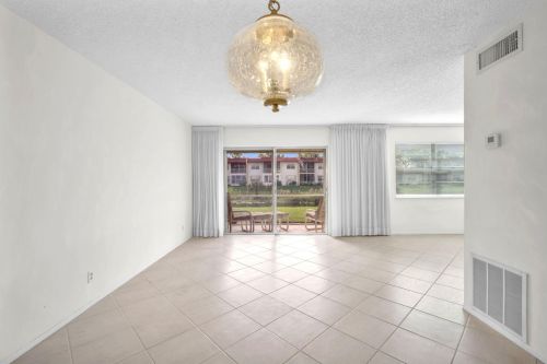 190 Lake Dora Dr, West Palm Beach, FL 33411-2354