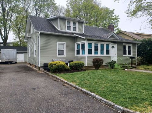 50 Brookside Ct, Copiague, NY 11726-3904