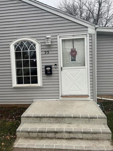 99 Green St, New Britain, CT 06051-3843