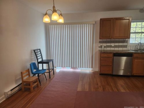 14 Kenneth Cir, Waterbury CT  06710-1144 exterior