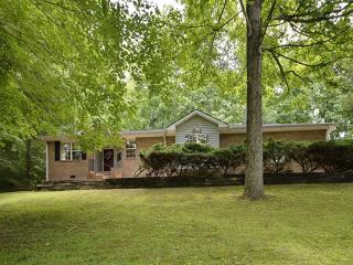 309 Derby Ln, Hendersonville, NC 28739-9724