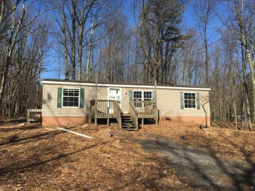 1109 Bayberry Rd, Effort PA  18330-8112 exterior