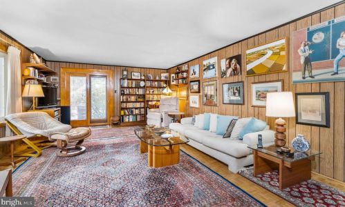 10 Cliffe Dr, Wilmington DE  19809-1602 exterior