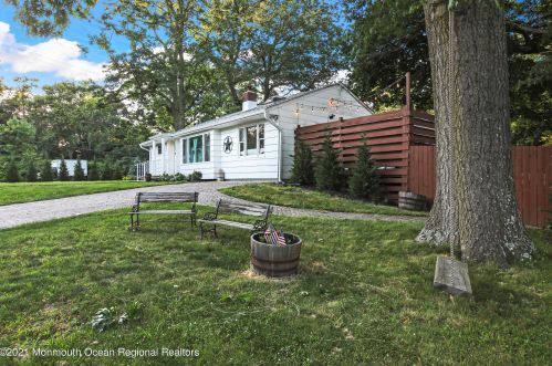 1809 Bryan Ave, Tinton Falls, NJ 07712-4844