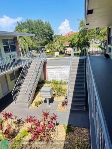 13 2nd Ave, Dania Beach, FL 33004-4823