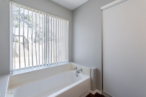 6838 42nd Way, Phoenix AZ  85042-5211 exterior