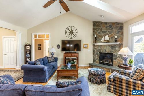 10 Mulligan Dr, Bybee VA  22963-2560 exterior