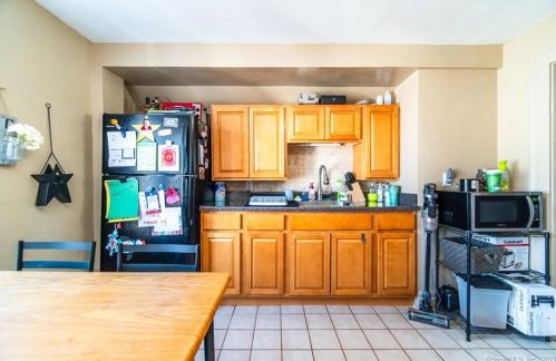 107 Birdsey Ave, Middletown CT  06457-4303 exterior