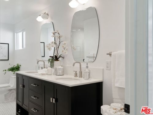 5814 Wilkinson Ave, North Hollywood CA  91607-1134 exterior