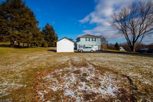 1 Mountain View Dr, Wantage NJ  07461-3032 exterior