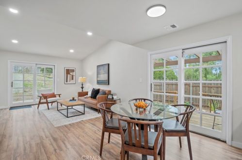 30807 Arlington St, Santa Clarita CA  91384-2453 exterior