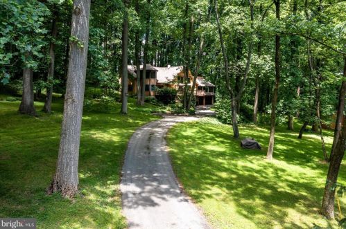 3 Forest Hills Dr, Glen Mills, PA 19342-1719