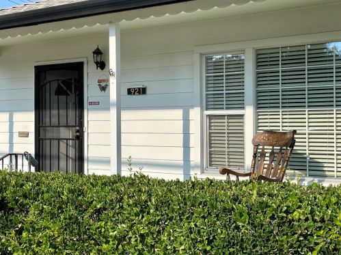 921 Hutchins St, Lodi, CA 95240-5242