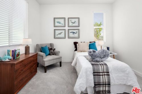 1371 23rd St, Long Beach, CA 90810-3521