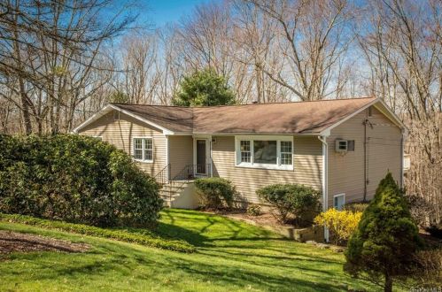 13 David Rd, Somers Town, NY 10589-3009