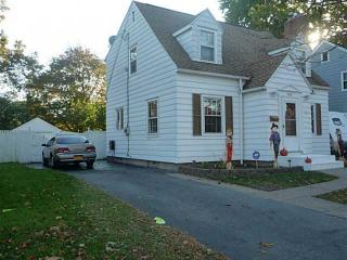 49 Langford Rd, Rochester, NY 14615-2213
