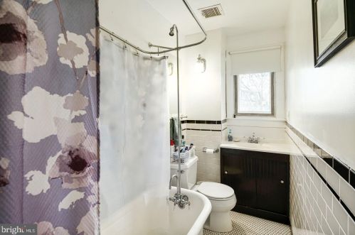 7317 Bryan St, Philadelphia PA 19119-1634 exterior