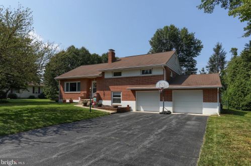 19 Glenn Rd, Swatara, PA 17033-2123