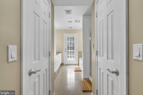 16 Bayberry Rd, Princeton NJ  08540-7417 exterior