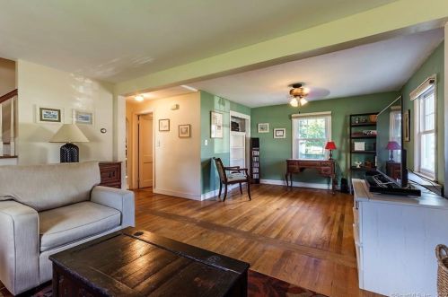 40 Mckinley St, Manchester CT 06040-4845 exterior