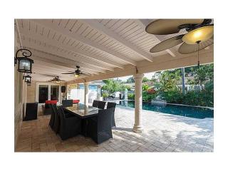 21231 23rd Ave, Miami, FL 33180-1005