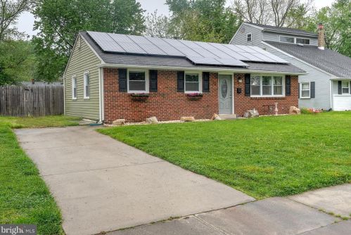 130 Peterson Blvd, West Deptford, NJ 08096-1828