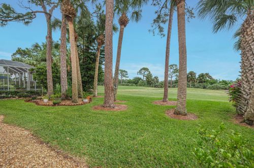 435 Fairway Lndg, Fort Pierce FL  34986-2166 exterior