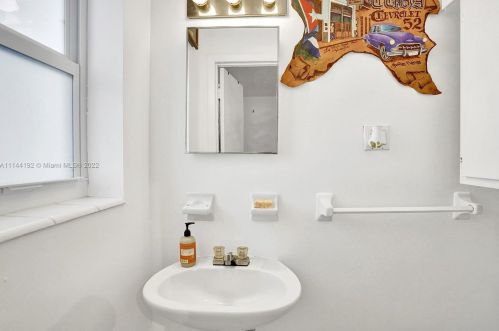 1016 16th Ave, Hollywood FL  33020-3737 exterior