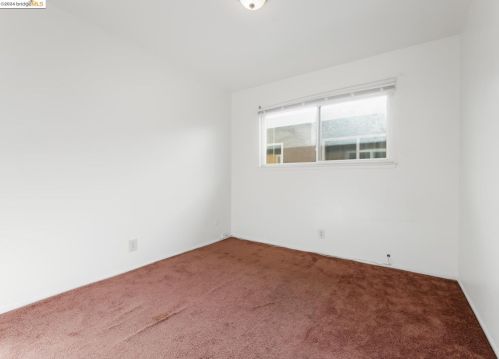 1636 99 Ave, Oakland CA  94605-4814 exterior