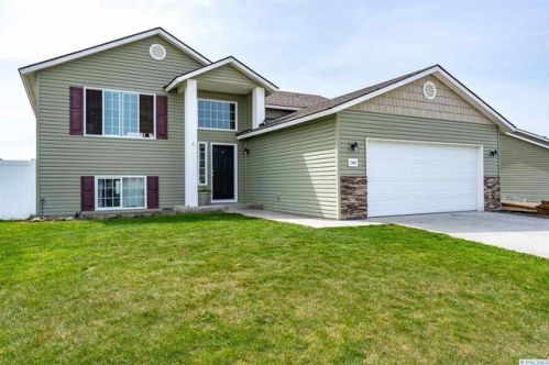 7804 Three Rivers Dr, Pasco, WA 99301-6827