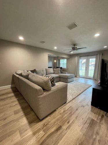 1121 Warren St, Deer Park, TX 77536-5126