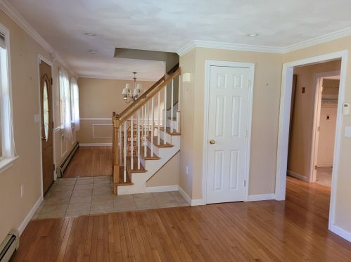 49 Walker Rd, Danville NH  03819-5105 exterior