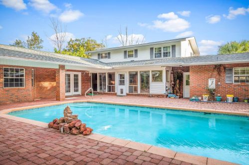 37 Walnut Ave, Shalimar FL  32579-1121 exterior