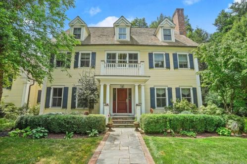 119 Skunk Ln, Wilton, CT 06897-2723