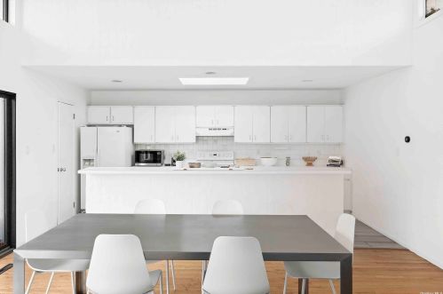 34 Quarter Rd, West Hampton NY  11977-1003 exterior