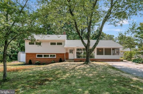 1118 Hilton Rd, Wilmington, DE 19803-5206