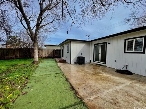 2847 Avon Ave, Concord CA  94520-5432 exterior
