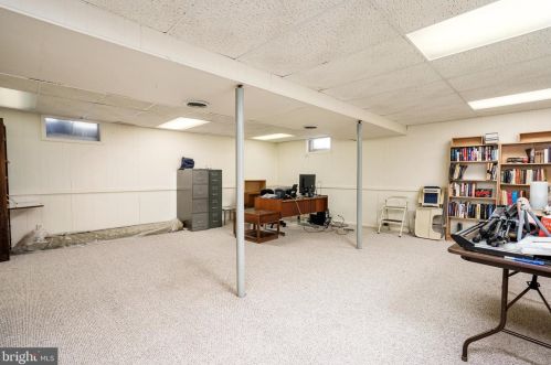 29 Winthrop Rd, Lawrence Township NJ  08648-1557 exterior