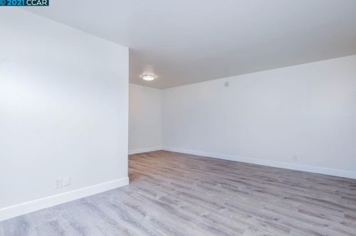 366 45 St, Oakland CA 94609-2259 exterior