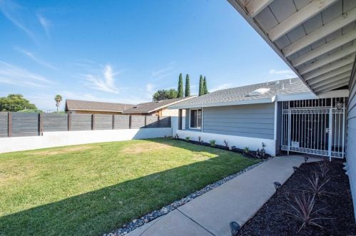 1031 Gale St, Escondido CA  92027-1230 exterior