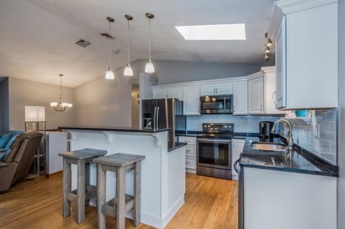 107 Allenton Rd, North Kingstown RI  02852-5914 exterior