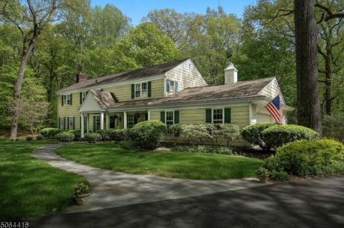 67 Anthony Wayne Rd, Morristown, NJ 07960-6708