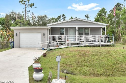 2803 13th St, Lehigh Acres, FL 33971-8401