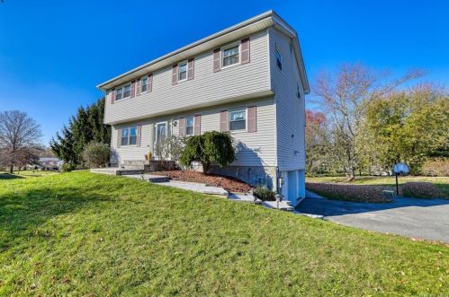 21 Shagbark St, Middletown, NY 10941-1673