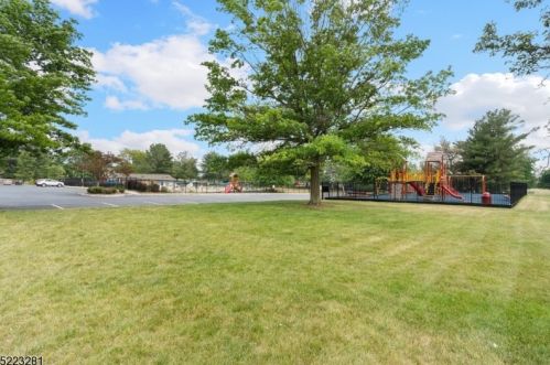 42 Redwood Ter, Flemington NJ  08822-3021 exterior