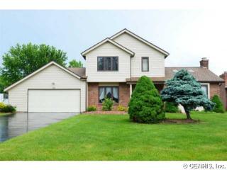 154 Country Place Ln, Rochester, NY 14612-1444