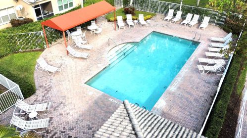 6432 Park Lk Cir, Boynton Beach FL  33437-3228 exterior
