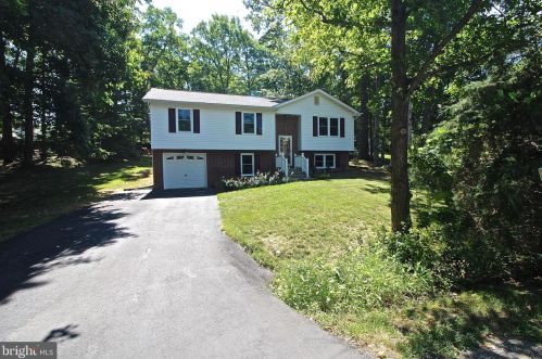 5100 Mcmanus Dr, Fredericksburg, VA 22407-7772