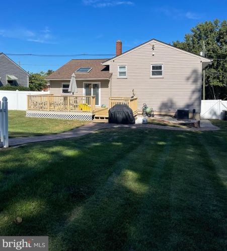 30 Budd Blvd, West Deptford NJ  08096-3332 exterior